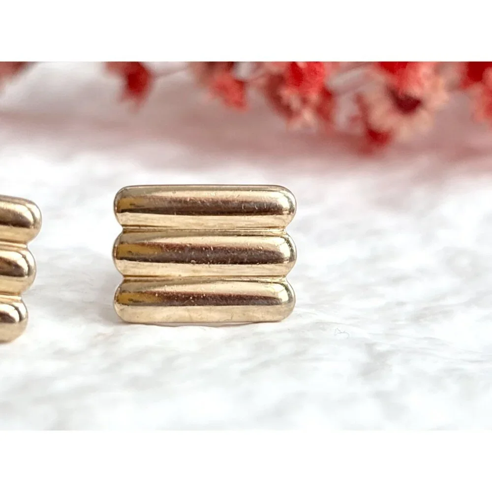 Modernist Scalloped Gold Toned Rectangular Vintage Retro 80's Men's Cuff Links